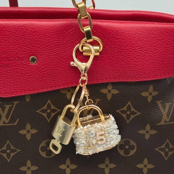 Authentic Louis Vuitton Lock & Key with unbranded Bagcharm, Keycharm, Keychain - Picture 1 of 13